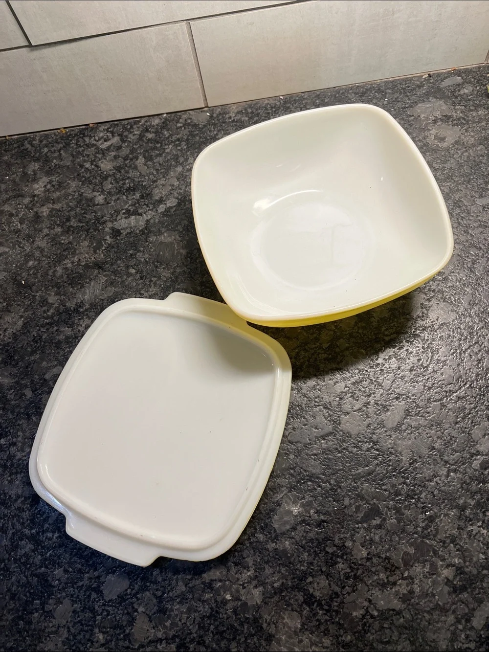1950’s Pyrex Hostess Yellow Covered casserole dish. White interior. 2.5 qt